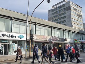 Închiriere spaţiu comercial