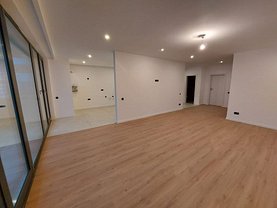Apartament de vânzare 3 camere, în Bucureşti, zona Parcul Circului