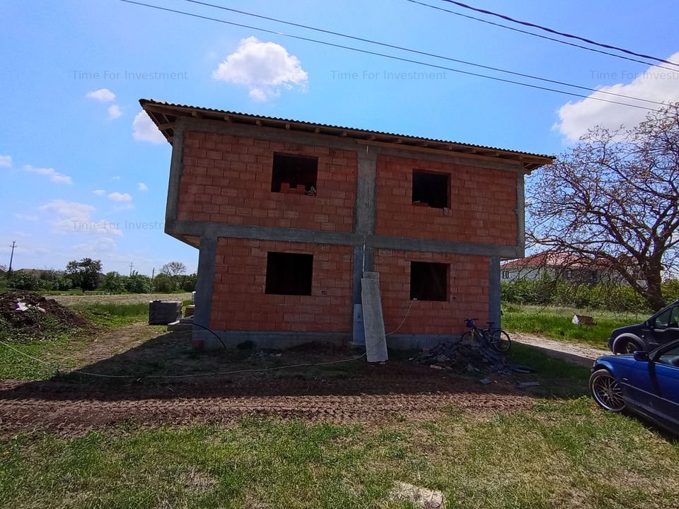 Sanandrei, Duplex pe Etaj, Drum Asflatat, Bucatarie Separata