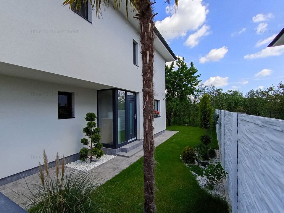 Sanandrei, Duplex pe Etaj, Drum Asflatat, Bucatarie Separata