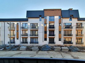 Apartament de vânzare 3 camere, în Bucureşti, zona Fundeni