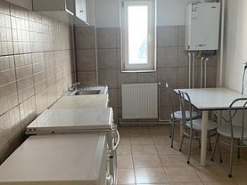 Apartament de închiriat 3 camere, în Miroslava
