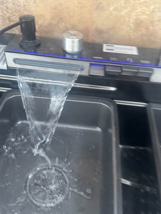 Apartament in zona Family Mall Miroslava, 100 ml fata de statia de autobuz