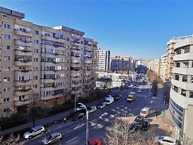 Apartament de vânzare 3 camere, în Cluj-Napoca, zona Mărăşti