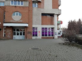 Vânzare spaţiu comercial