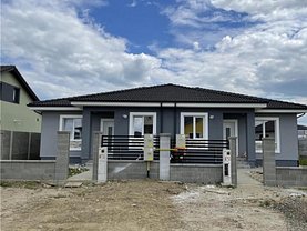Casa 3 camere în Mosnita Noua, Exterior Est