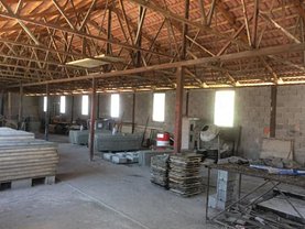 Vânzare spaţiu industrial