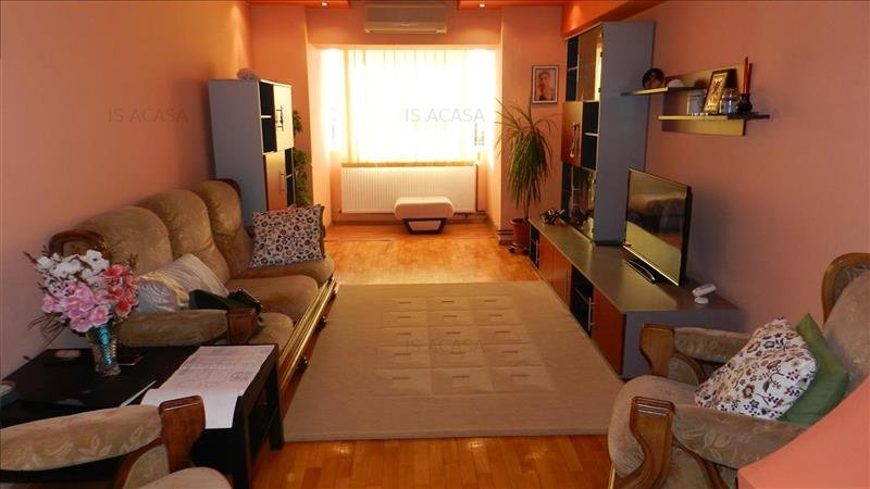 Apartament decomandat cu 4 camere in Rovine - Parculet - imaginea 2