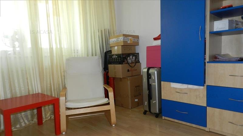 Apartament decomandat cu 4 camere in Rovine - Parculet - imaginea 7