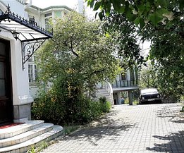 Casa de închiriat 10 camere, în Craiova, zona Central