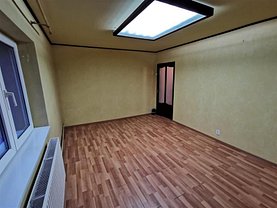 Apartament de vânzare 4 camere, în Suceava, zona Obcini