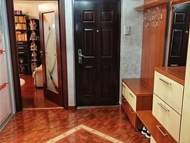 Apartament de vânzare 3 camere, în Suceava, zona Central