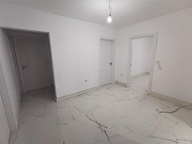 Apartament de vânzare 4 camere, în Suceava, zona Universităţii