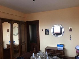 Apartament de vânzare 3 camere, în Brăila, zona Independenţei