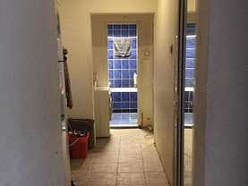 Apartament de vânzare 3 camere, în Bucureşti, zona Titan