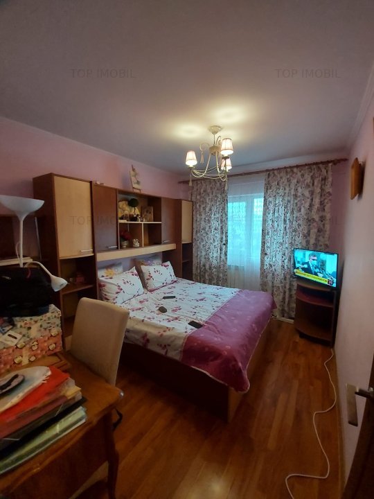 Inchiriere Apartament 3 camere Decomandat Nicolina - imaginea 1