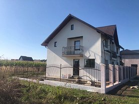 Casa de vânzare 4 camere, în Valea Ursului