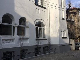 Casa de închiriat 11 camere, în Bucureşti, zona Capitale