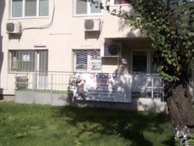 Vânzare spaţiu comercial