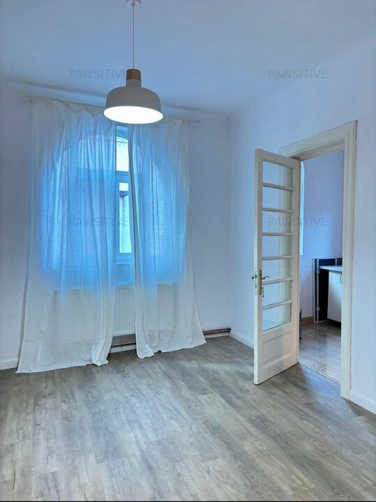 3 camere in vila Uniirii