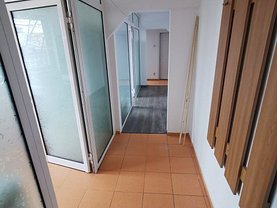 Apartament de vânzare sau de închiriat 3 camere, în Bucureşti, zona Ştefan cel Mare