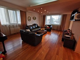 Apartament de vânzare 5 camere, în Bucureşti, zona 1 Mai