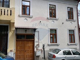 Casa de vânzare 16 camere, în Bucureşti, zona Romană