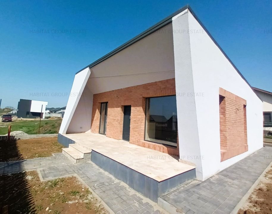 Casa individuala, 3 camere, 2 bai, terasa generoasa, 325 mp teren
