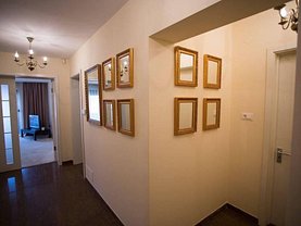 Apartament de vânzare 3 camere, în Bucureşti, zona P-ţa Alba Iulia