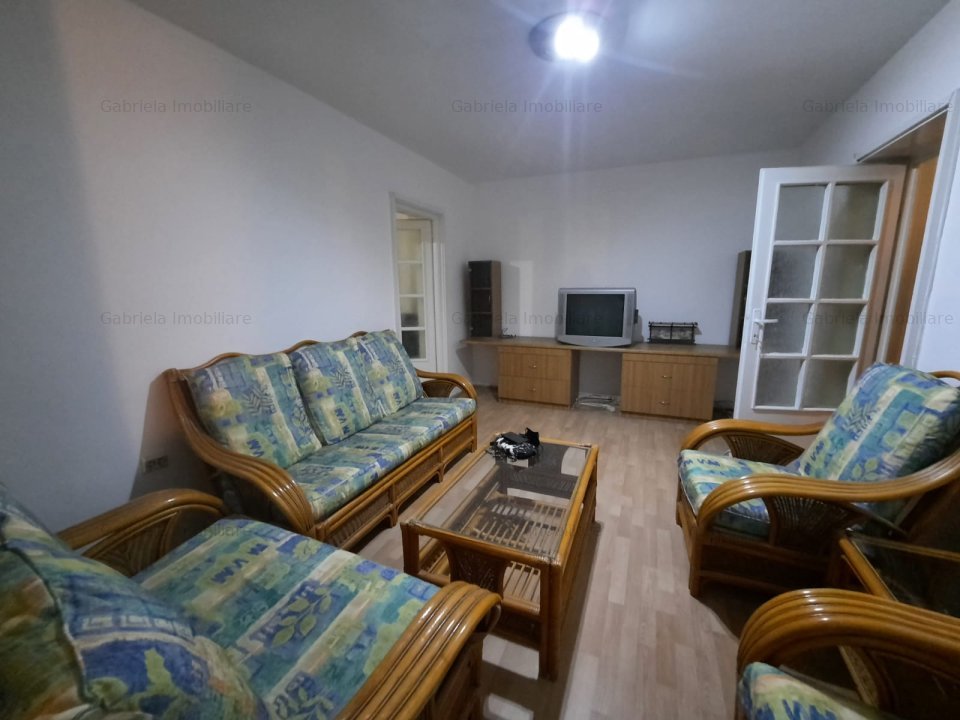 Apartament cu trei camere de inchiriat Piata Miclosi - imaginea 1