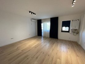 Apartament de vânzare 2 camere în Ramnicu Valcea, Ostroveni