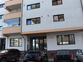 Închiriere spaţiu comercial