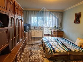 Apartament de vânzare 3 camere, în Braşov, zona Calea Bucureşti