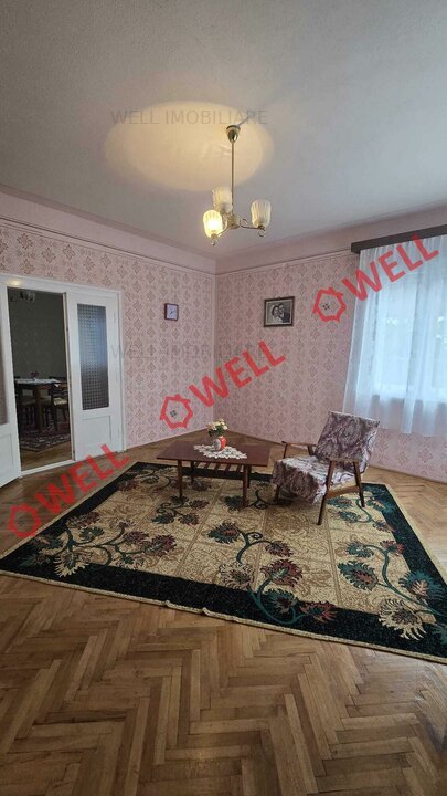 Casă familială de vânzare, pe strada Petőfi Sándor!