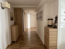 Apartament de vânzare 3 camere, în Bucureşti, zona Vitan-Bârzeşti