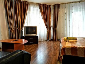 Garsonieră de închiriat, în Bucureşti, zona P-ţa Unirii