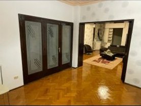 Apartament de închiriat 4 camere, în Bucureşti, zona Romană