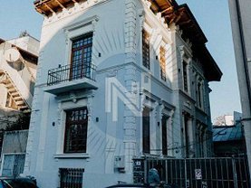 Casa de vânzare 11 camere, în Bucureşti, zona Capitale