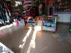 Vânzare spaţiu comercial