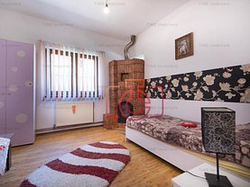 Casa de vânzare 10 camere, în Cristian
