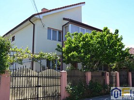 Casa de vânzare 8 camere, în Lazu