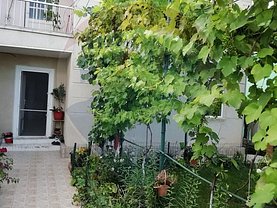 Casa de vânzare 5 camere, în Lazu