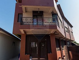 Casa de vânzare 9 camere, în Mangalia, zona Central