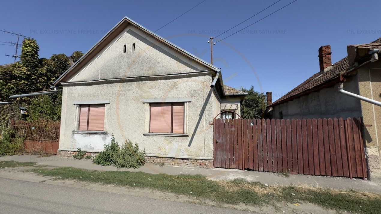 De vanzare Casa 4 camere cu Teren 615 mp - Str. Marasesti Nr.62 - Carei