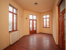 Casa de închiriat 5 camere, în Bucureşti, zona Calea Călăraşilor