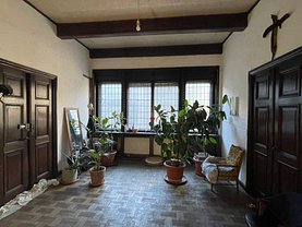 Casa de vanzare 9 camere, în Bucuresti, zona Ultracentral
