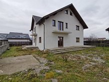 Casa 4 camere în Piatra-Neamt, Periferie