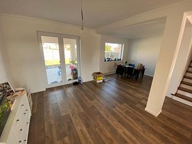 Casa de vânzare 4 camere, în Moşniţa Nouă, zona Central
