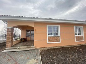 Casa de vânzare 3 camere, în Dumbrăviţa, zona Nord