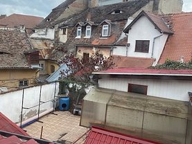 Casa de vânzare 5 camere, în Sibiu, zona Oraşul de Jos